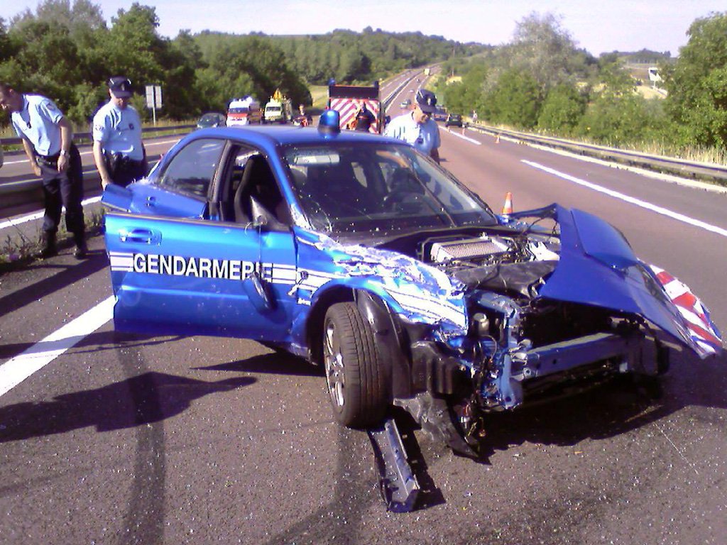 crash-subaru-impreza-wrx-gendarmerie-1