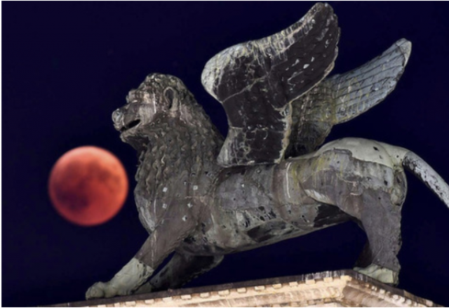 eclipse de lune à San Marco