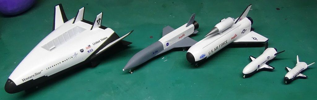 Reusable Launch Vehicles : montage d'une collection de kits au 144e (Anigrand) 18081010503223134915843440