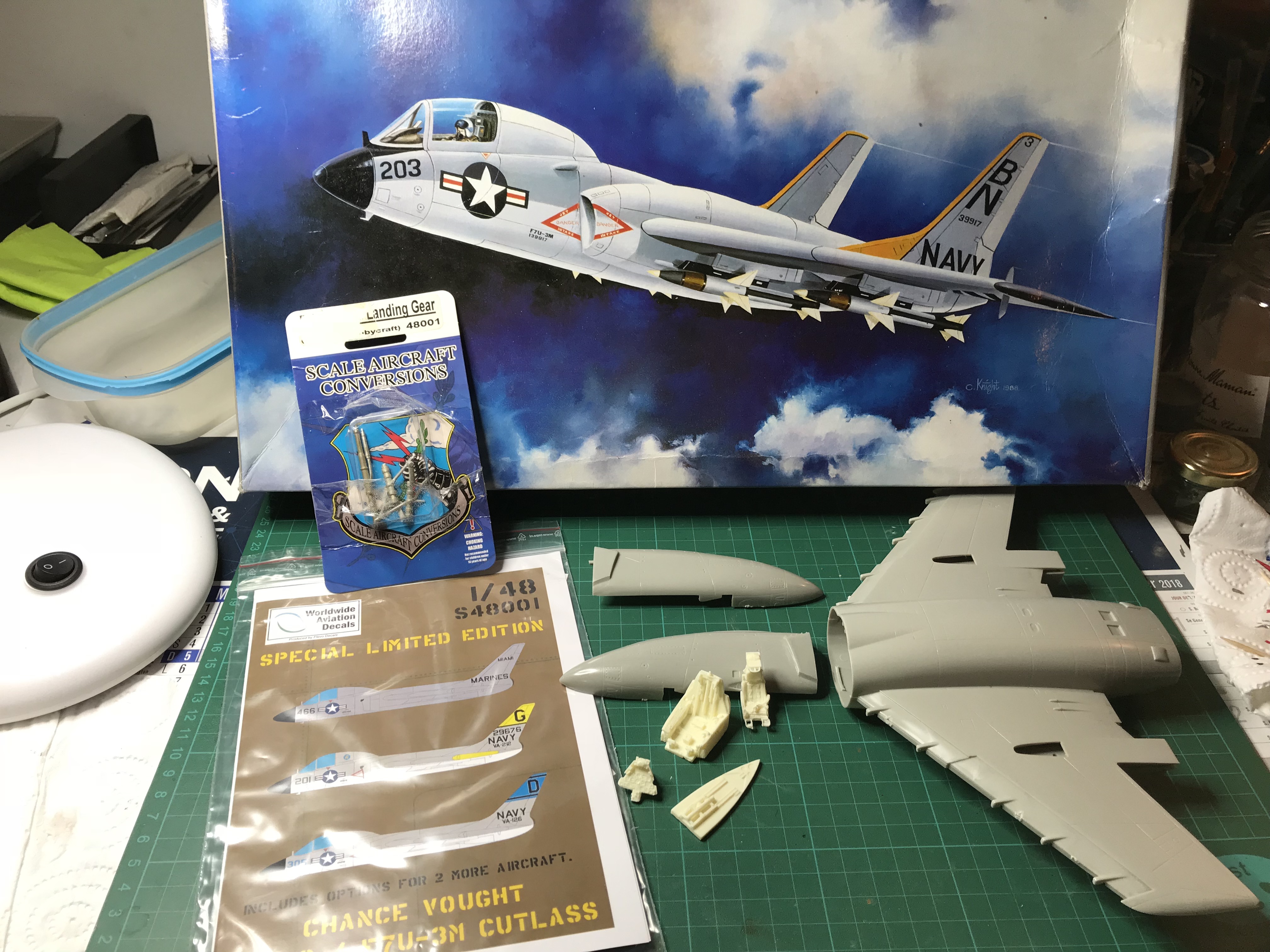 [Hobbycraft] 1/48 - Vought F7U-3 Cutlass  18092309143519107015908050