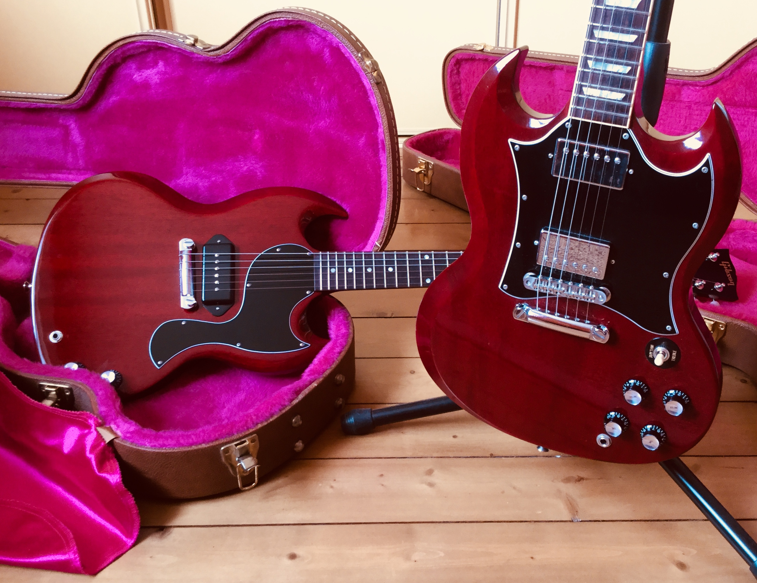 8E0C9374-8565-4858-AA14-301FEBDCBA81.