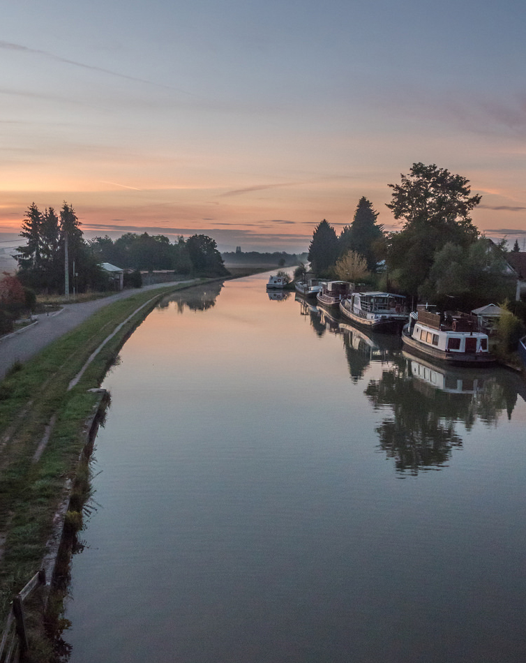 Matin calme sur le canal... 18101201245623607915938606