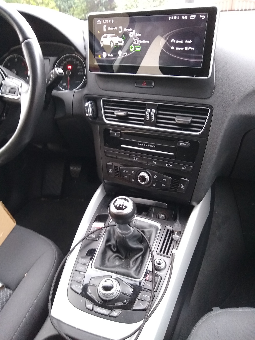 Int&eacute;rieur avec cable USB