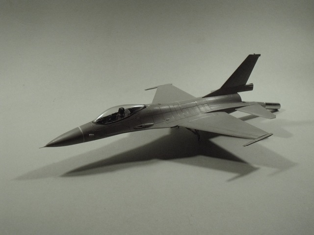 [ITALERI] 1/72 - General-Dynamics F-16A Fighting Falcon  belge 1812020129359470716020989
