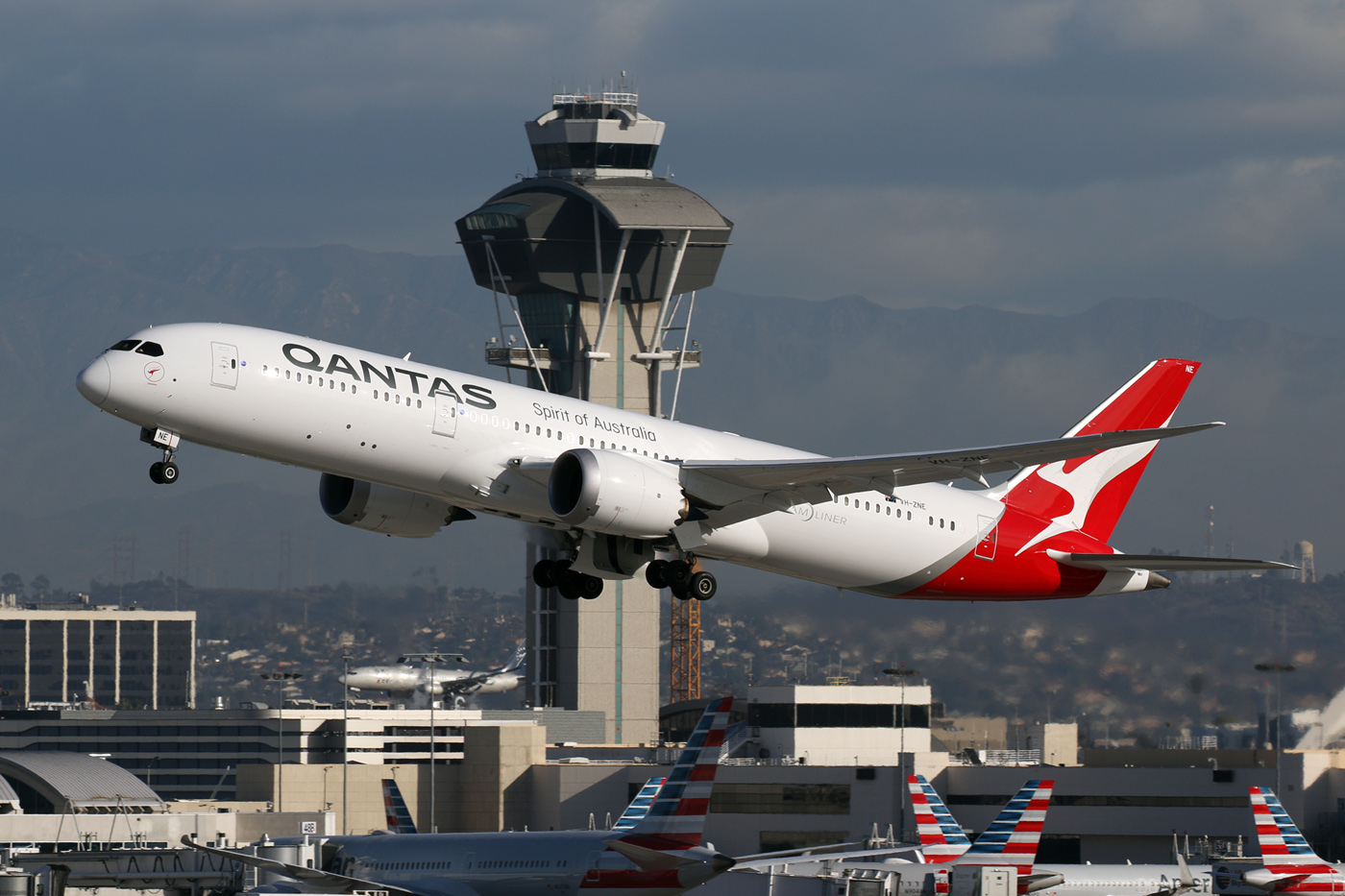 2705 B787 VH-NZE Qantas