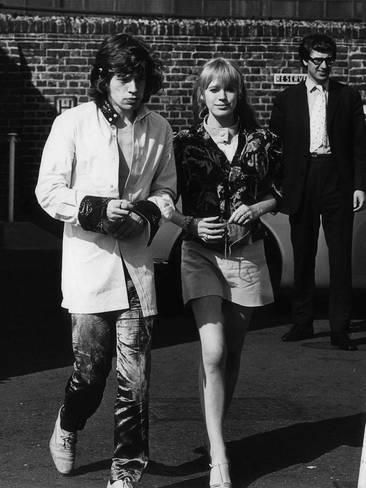 mick-jagger-with-marianne-faithfull-after-the-appeal-court-case_a-G-3715547-4990875