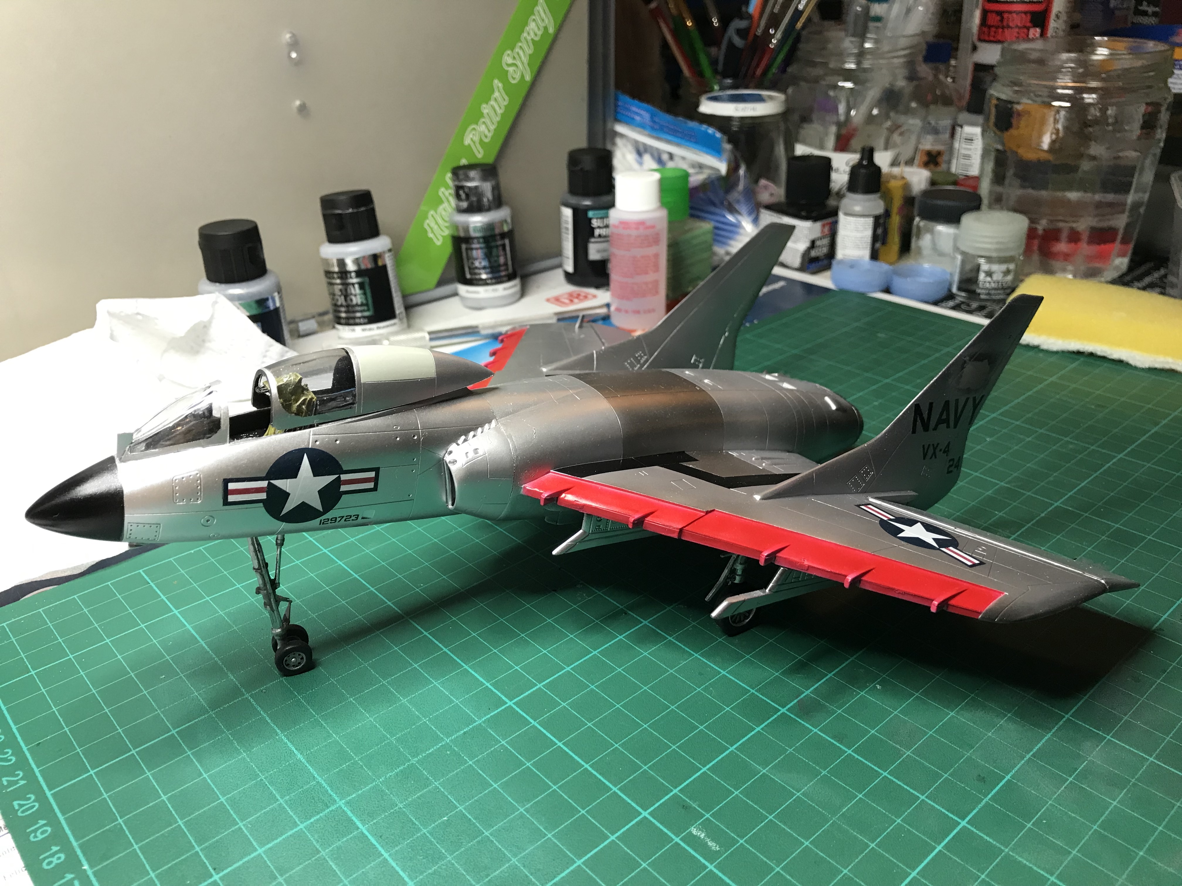 [Hobbycraft] 1/48 - Vought F7U-3 Cutlass  18120708212219107016028282