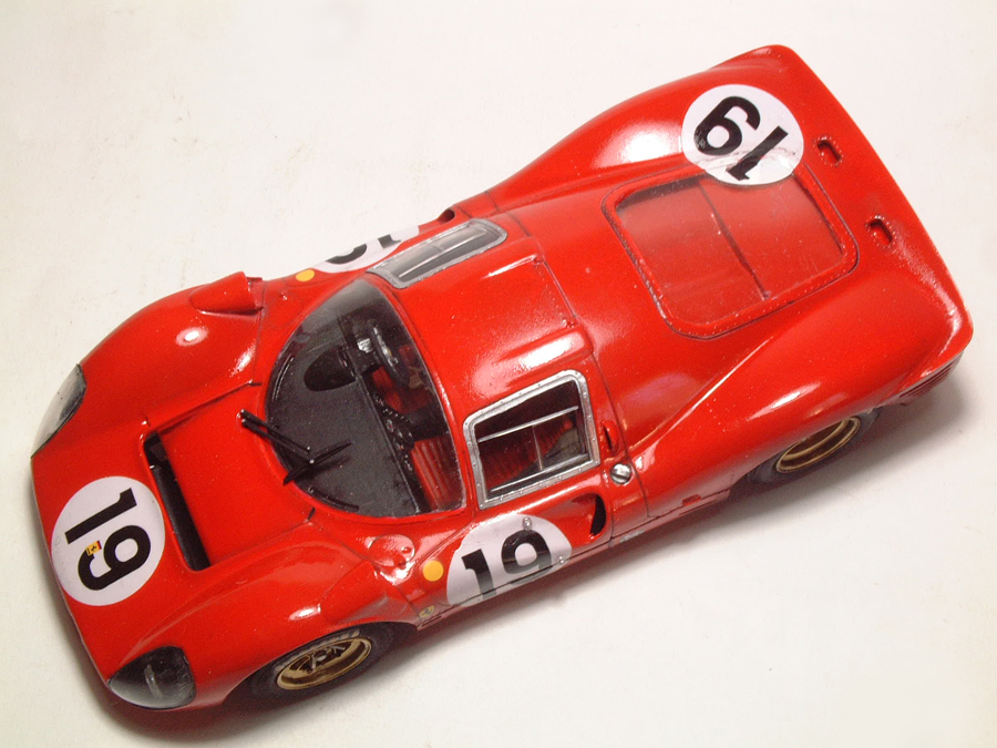 Ferrari 330 P4 - 1/24e - [Fujimi] 1901030211254769016058217