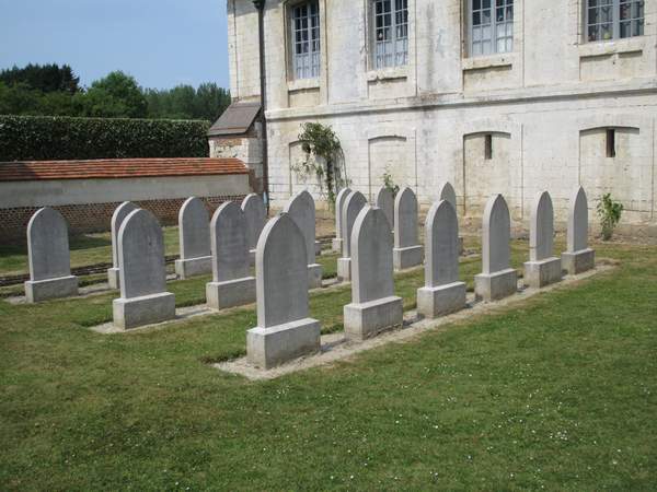 cimetière des moines de l'abbaye de Valloires