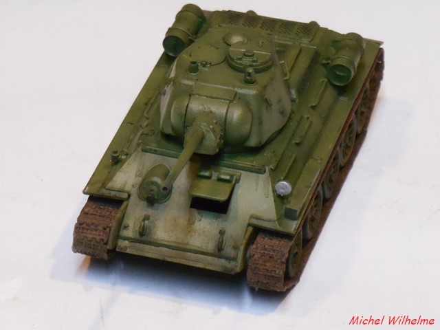 T34/76 Lance flamme . 1/72 maquette UM 1902050609285625616107928