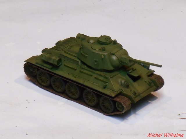 T34/76 Lance flamme . 1/72 maquette UM 1902050609285625616107929