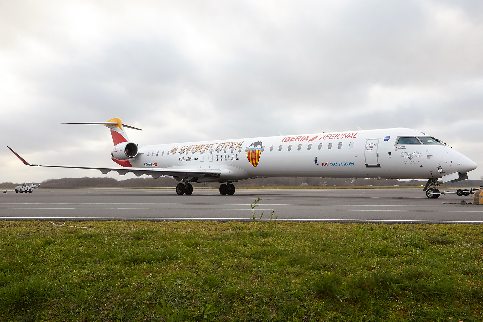 [02/03/2019] CRJ1000 (EC-MXA) Air Nostrum "Valencia CF" livery 1903040624345493216145548