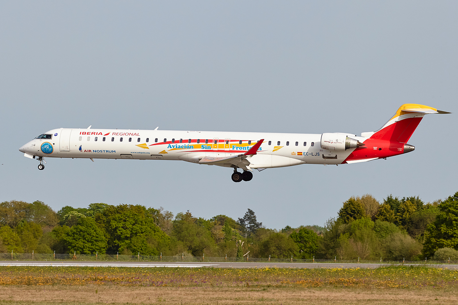  [30/03/2019] CRJ1000 (EC-LJS) Iberia Regional "Aviacion sin fronteras"lencia CF" livery 1904231051355493216209094