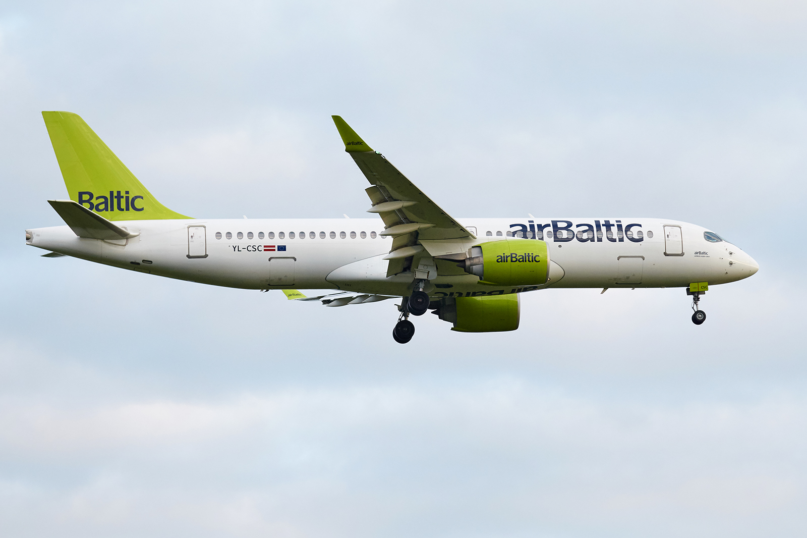 [04/05/2019] Airbus A220 (YL-CSL) Air Baltic 1905040227235493216223287