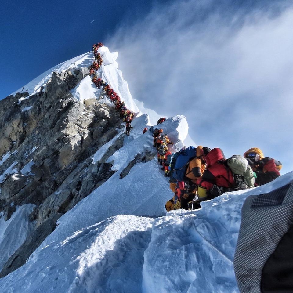 L'arête sommitale du Mont Everest (8848m) le 22mai, il y a deux jours ! 19052406582223134916249880