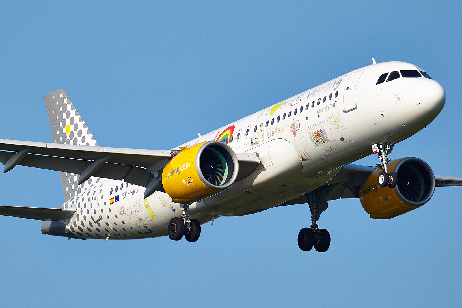 [25/04/2019] A320neo (EC-NAJ) Vueling "We love places" livery 1905240958185493216250010
