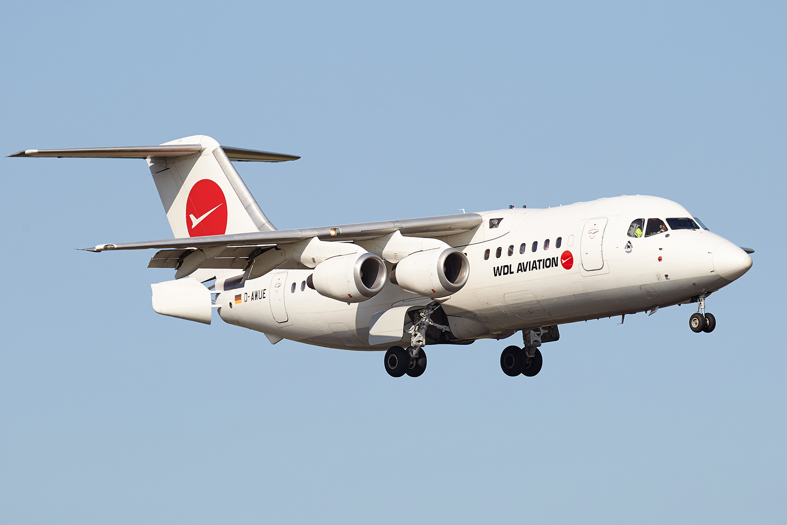  [02/06/2019] Bae145 (D-AWUE) WDL Aviation 1906040541225493216262182