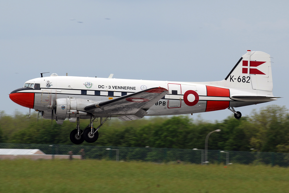 9864 DC-3 OY-BPB