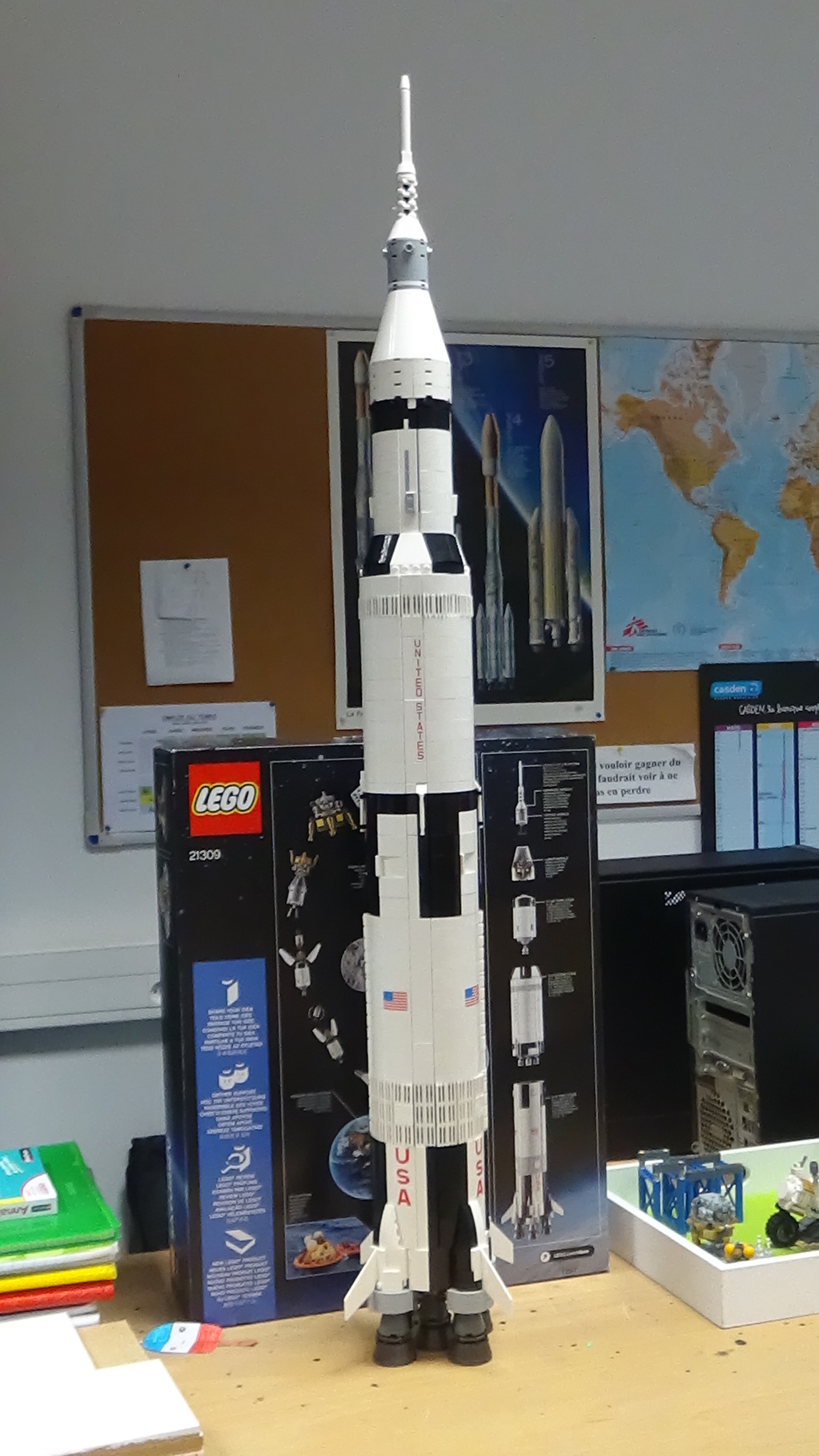 Apollo 10 1/2 : Les Fusées De Mon Enfance Montage de la fusée Saturn V pour le vol Apollo 11 - Page 3