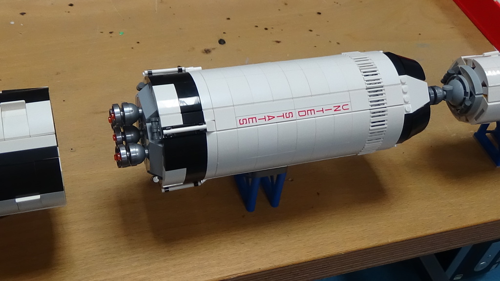 Apollo 10 1/2 : Les Fusées De Mon Enfance Montage de la fusée Saturn V pour le vol Apollo 11 - Page 3