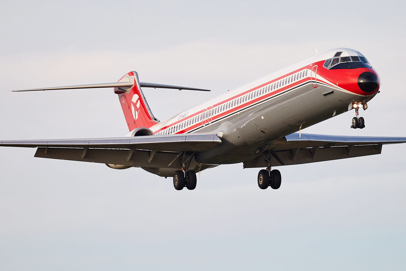 [08/08/2019] MD82 (OY-RUT) Danish Air Transport "Retro livery" 364409-GRX-9096