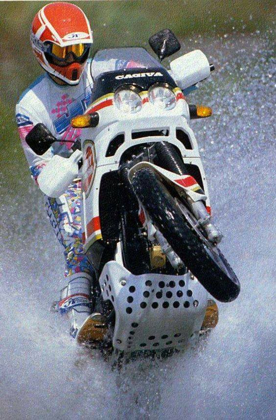 Vos plus belles photos de motos - Page 33 1908210145162411416368489