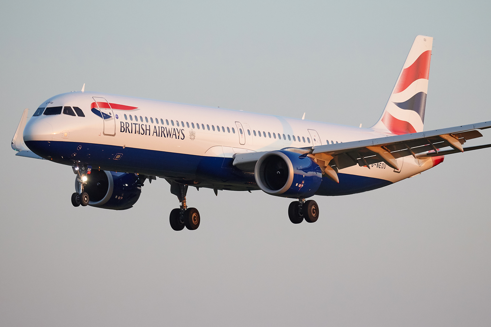 [20/08/2019] A321eo (G-NEOU) British Airways 469208-GRX-9281