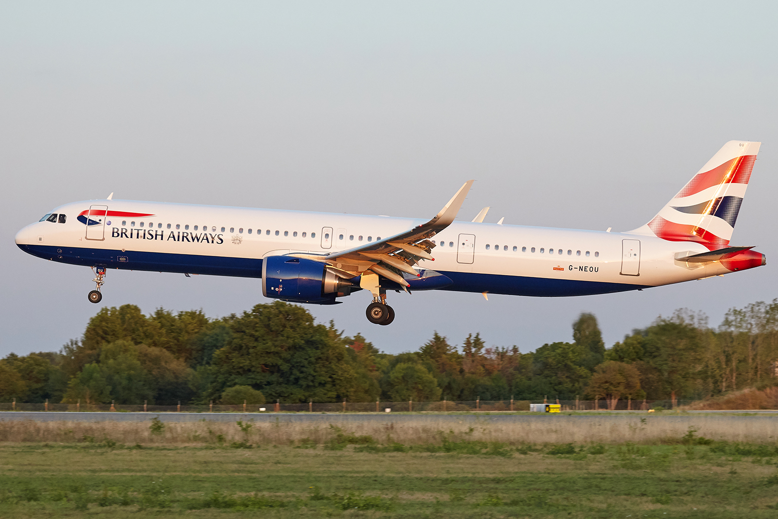 [20/08/2019] A321eo (G-NEOU) British Airways 900795-GRX-9286