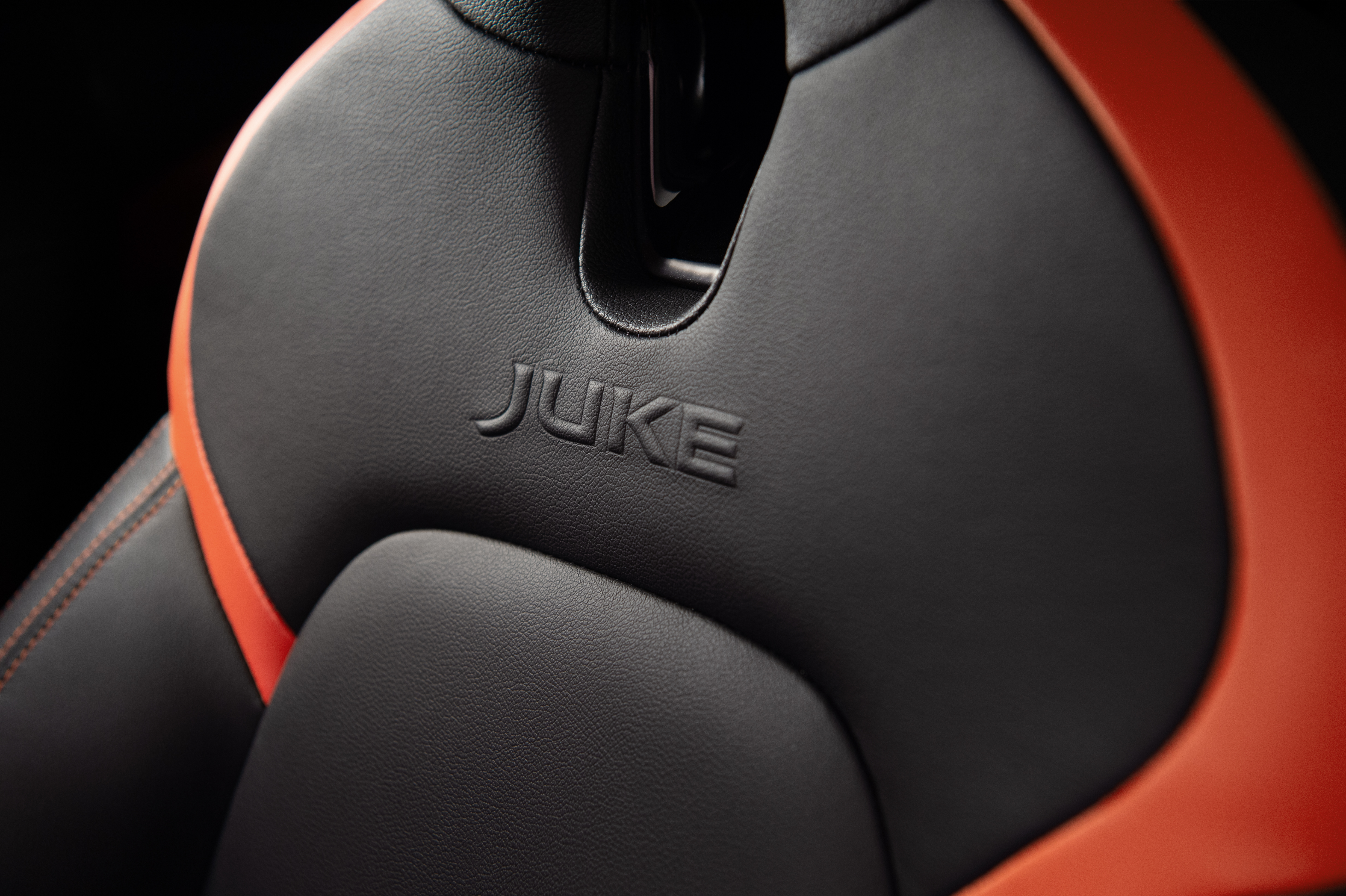_3 - 6pm CET - New Nissan JUKE Unveil  Black Static Studio - 9-source.Sep