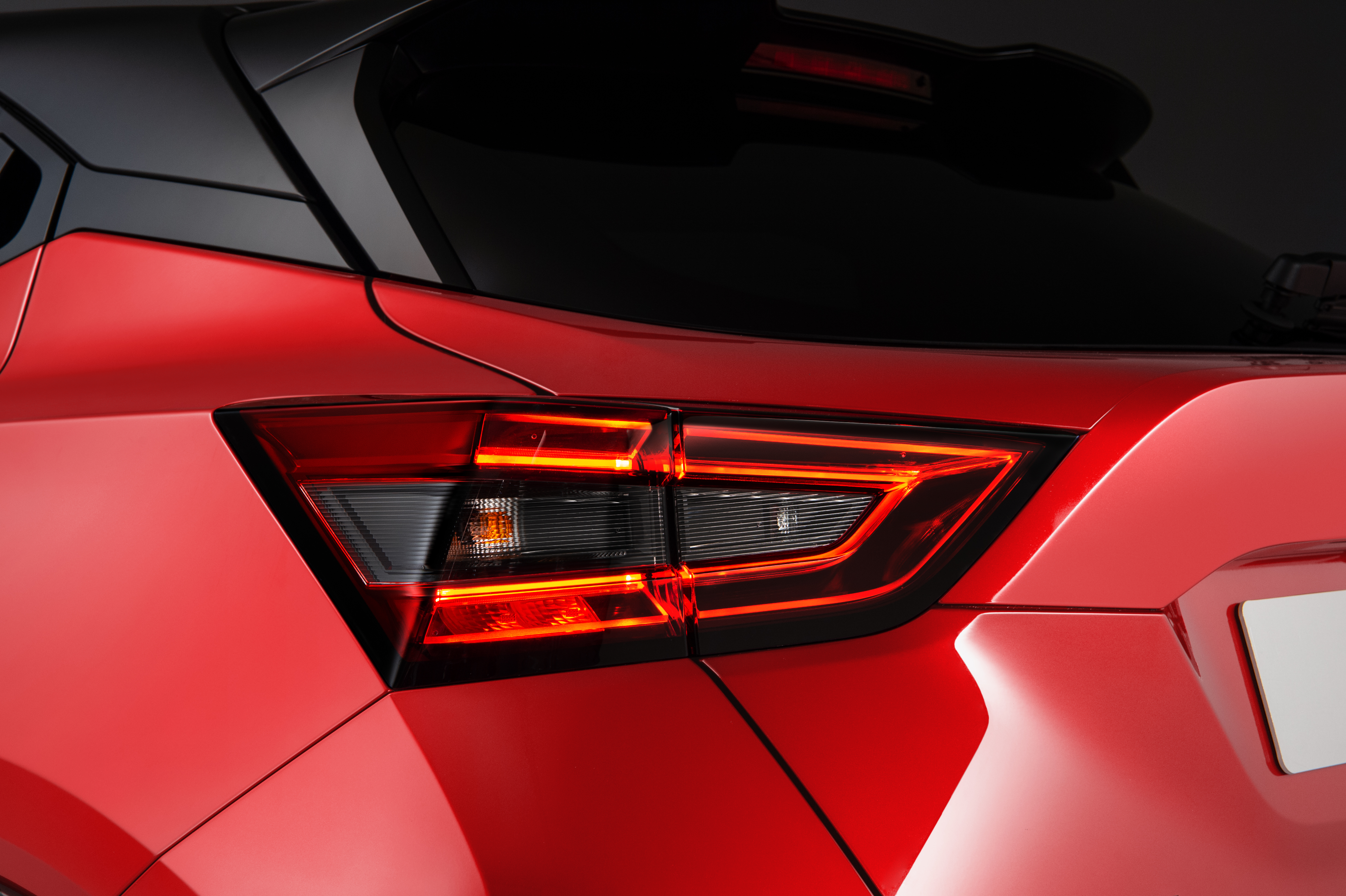 _3 - 6pm CET - New Nissan JUKE Unveil  Red Static Studio - 15-source.Sep