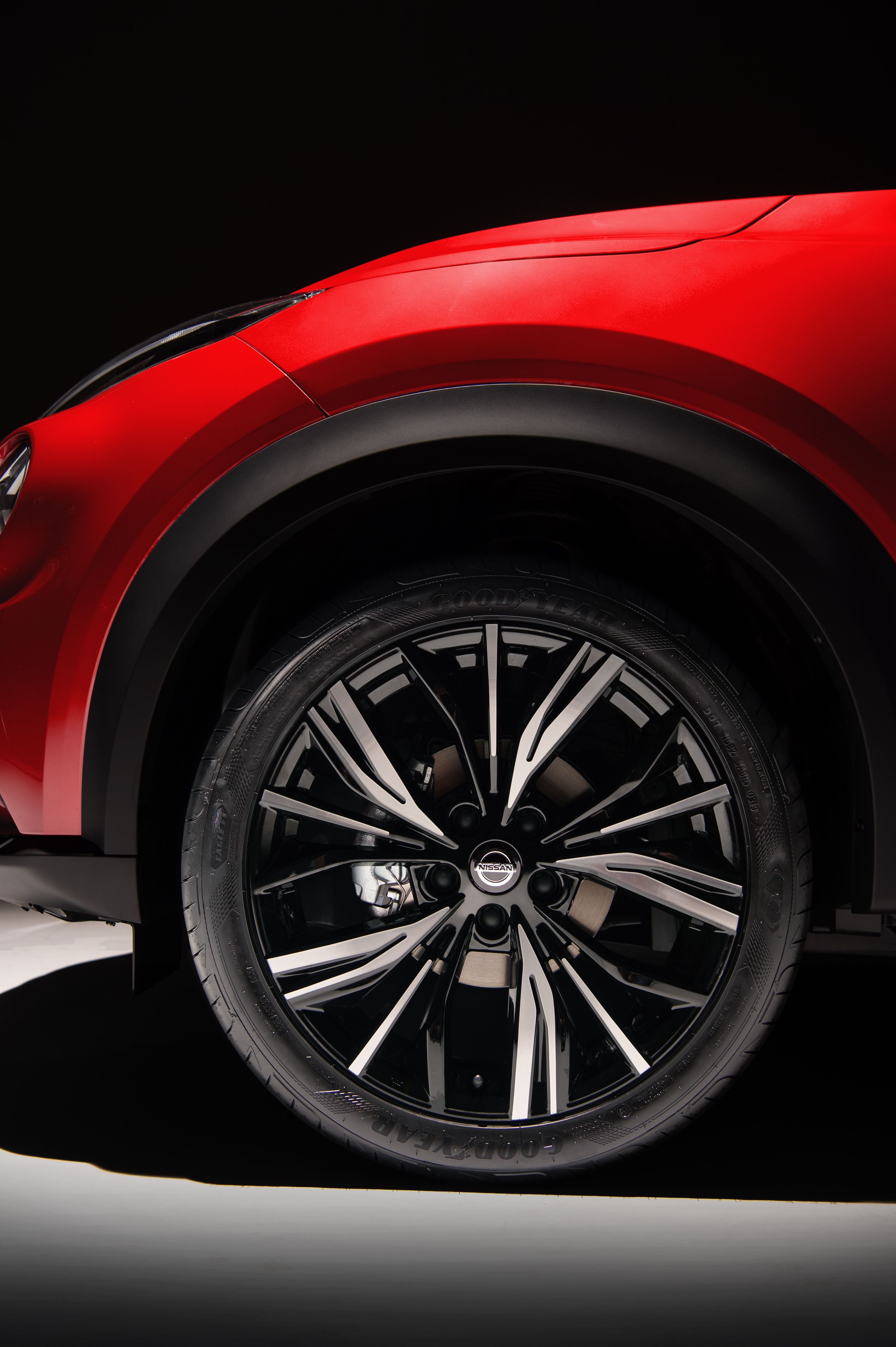 _3 - 6pm CET - New Nissan JUKE Unveil  Red Static Studio - 22-source.Sep