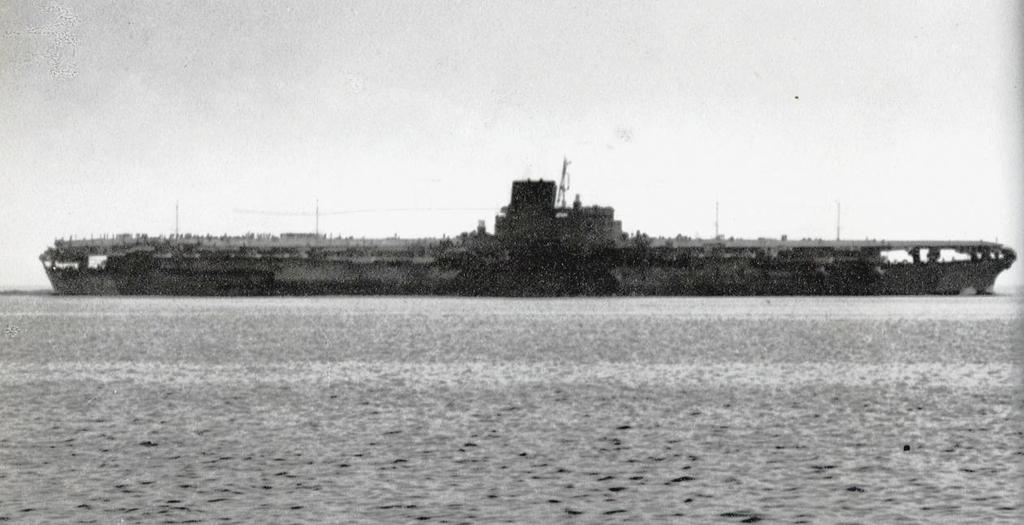 Yamato, un jour de janvier 1945 Modèle RC au 1/150 dans sa vitrine d'exposition - Page 3 Wl5gIb-Shinano-6