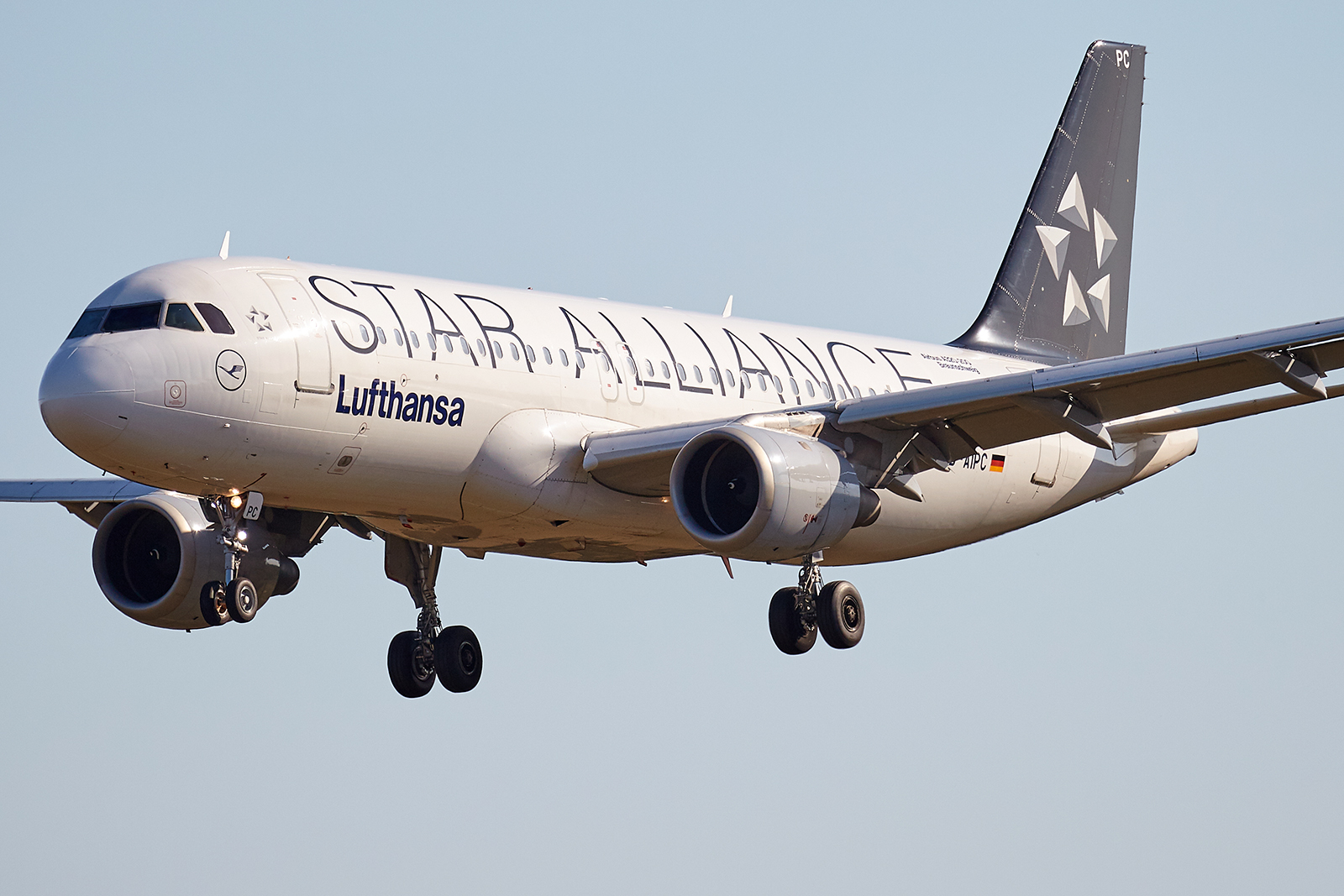 [15/09/2019] A320 (D-AIPC) Lufthansa "Star Alliance" SIAjIb-GRX-0248