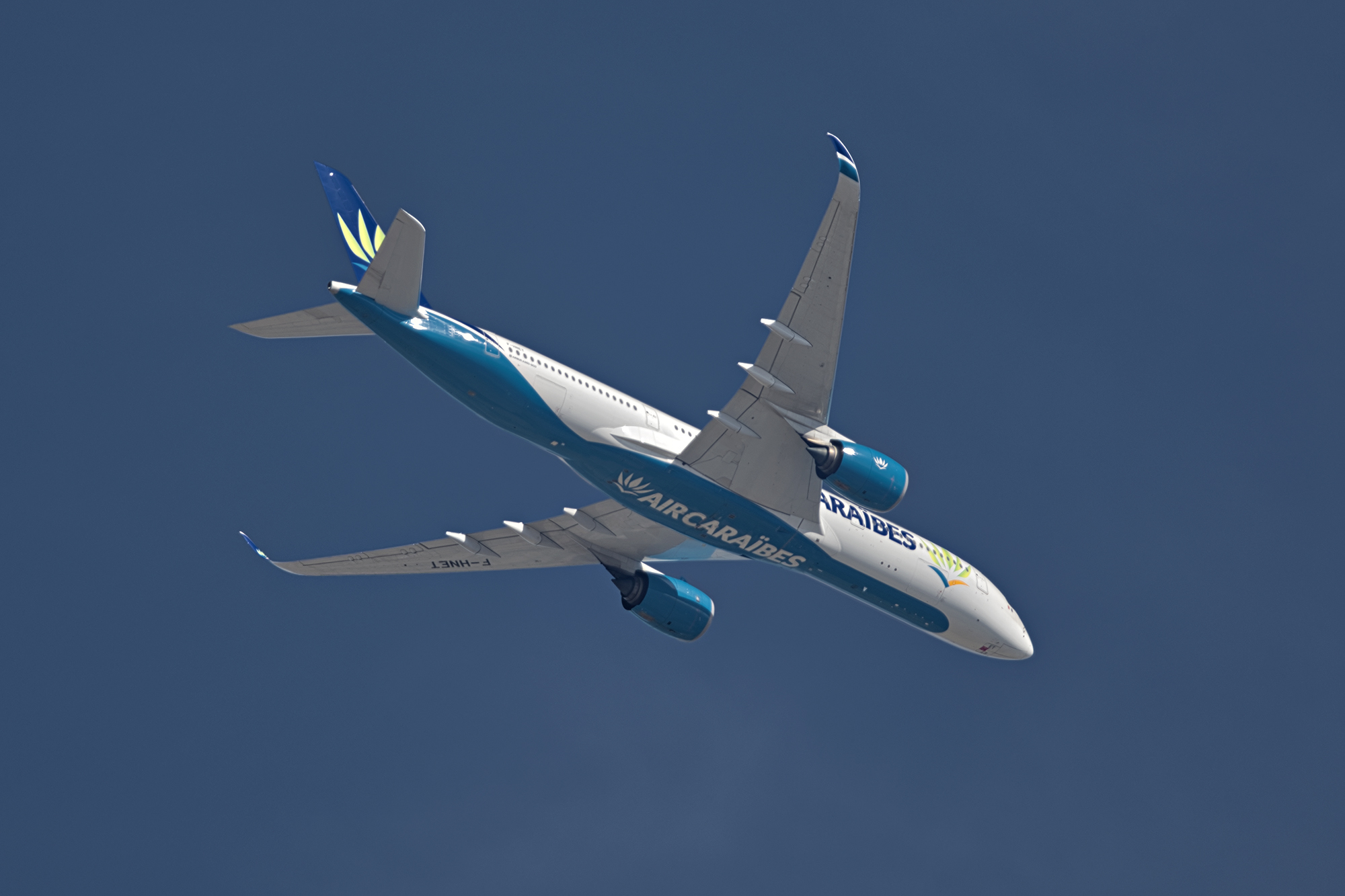 Airbus A350_D8C25327