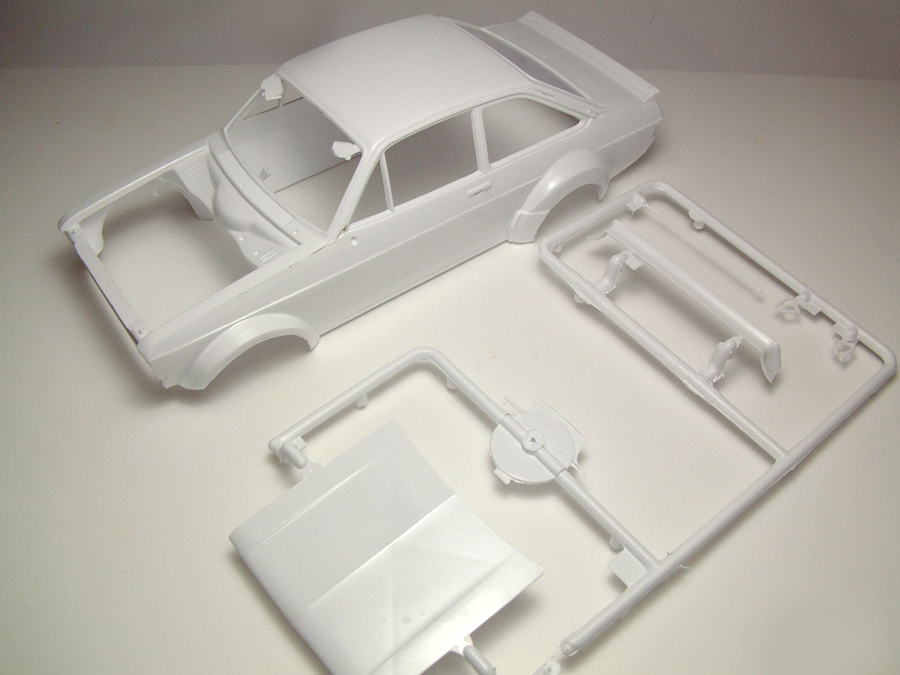 Ford Escort RS 1800 Mk II - 1/24e [Italeri] IbyuIb-1