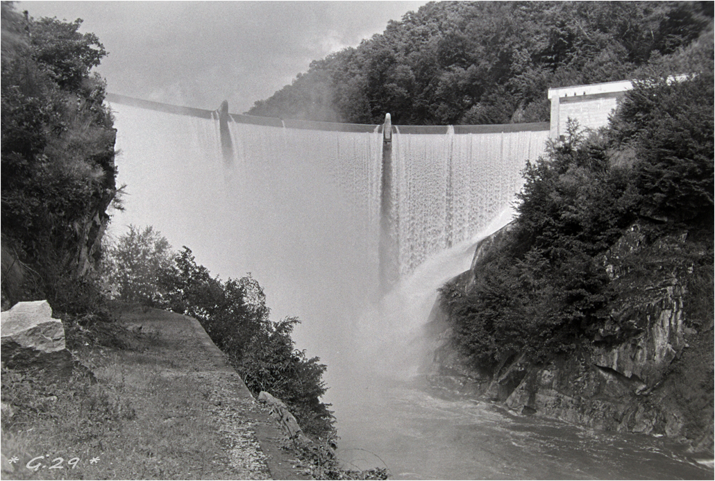  Vieilles photos de barrages hydrauliques ( ajouts ) U3V0Ib-DSC05792-copie