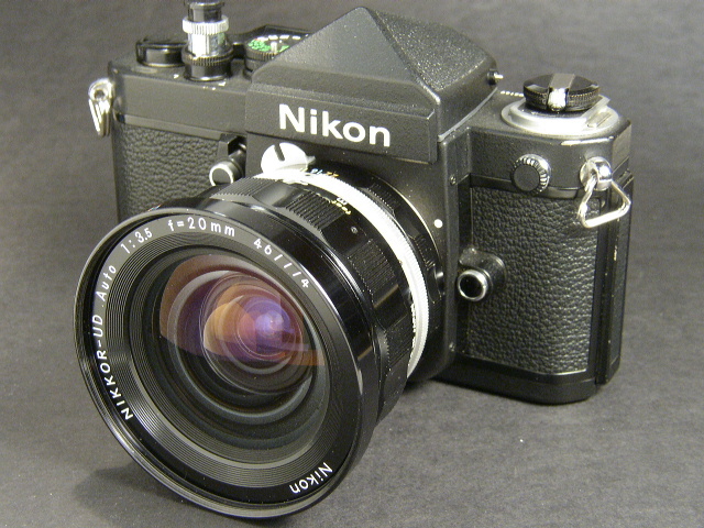 NIKON dévoile une montre en hommage au NIKON F pour son 60° anniversaire - Page 2 19121407153125143916556333