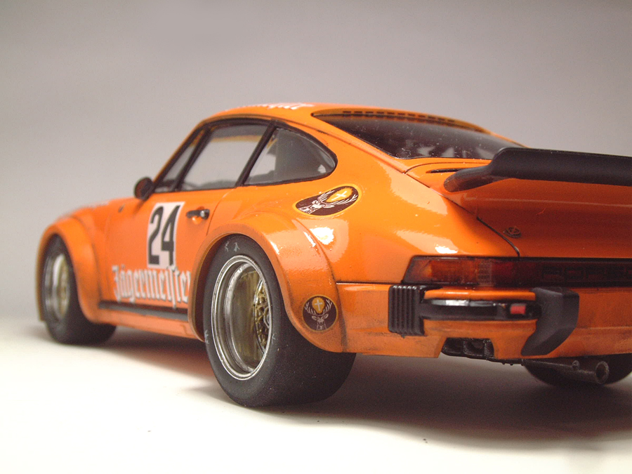 Porsche 934 RSR "Jägermeister" - 1/24e [Tamiya] HYsgJb-934-fini12