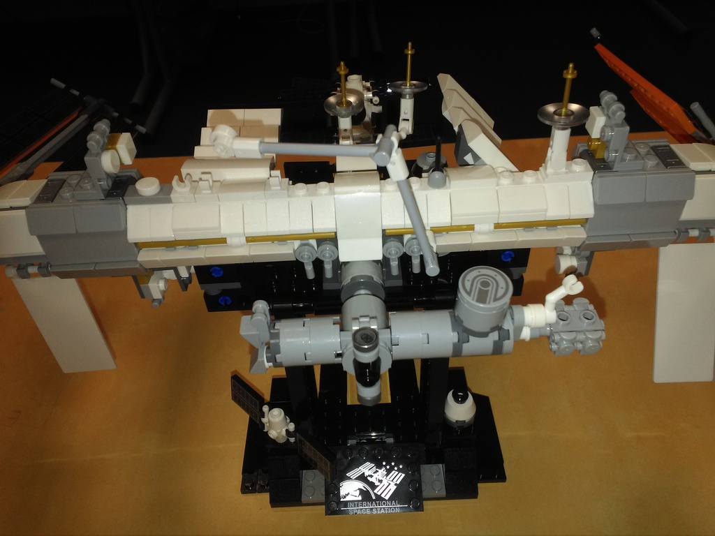 ISS en Lego 4zIlJb-ISS-05