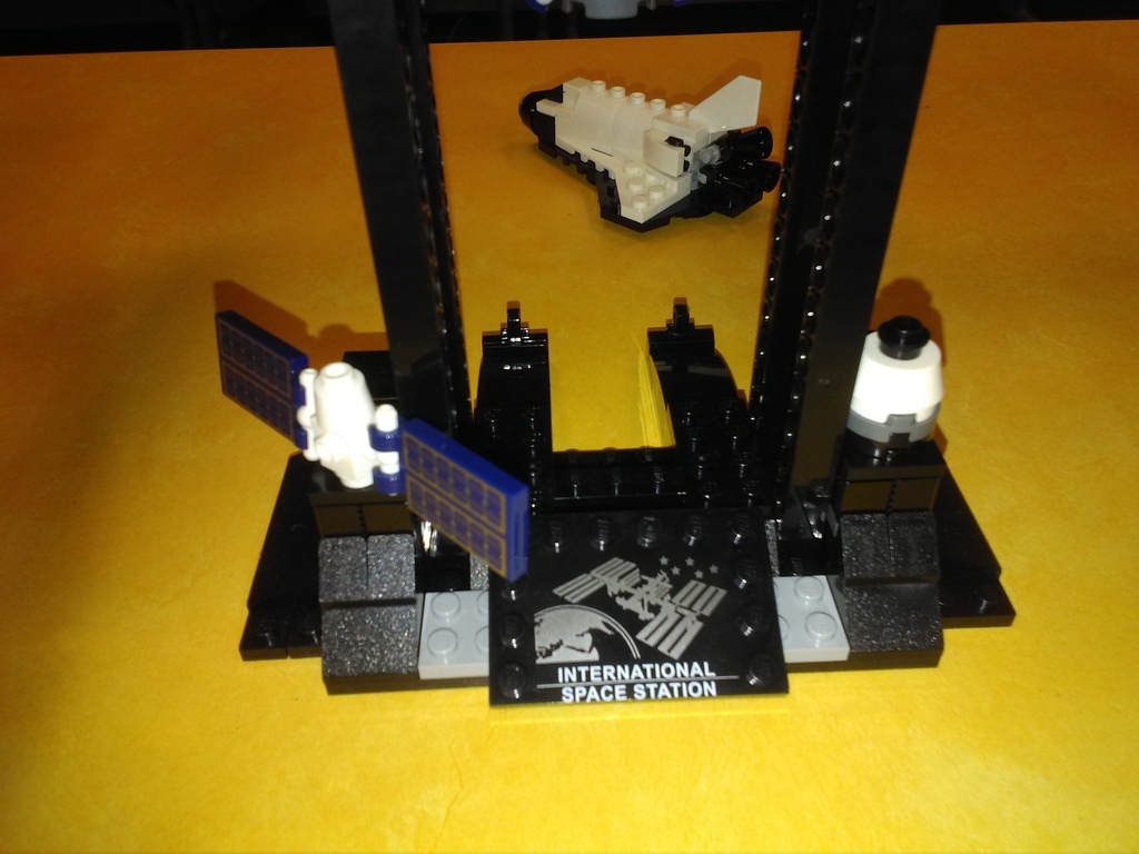 ISS en Lego UzIlJb-ISS-06