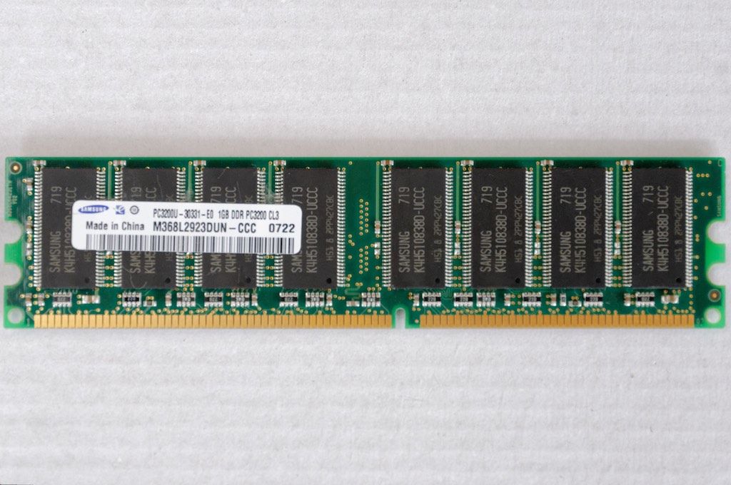 Samsung DDR3200 1GB