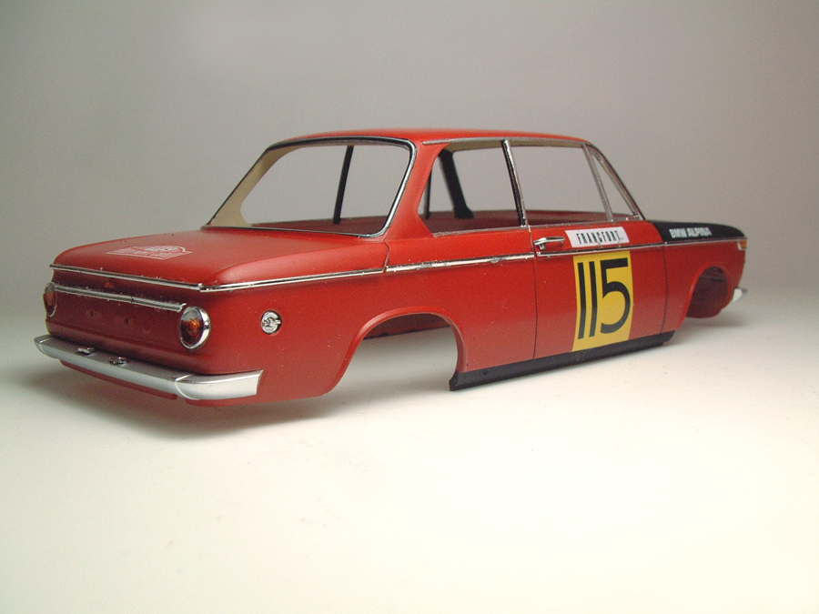 BMW 2002 Ti "Montécarl 69" - 1/24e [Hasegawa] - Page 2 KwupJb-2002-carrosserie16