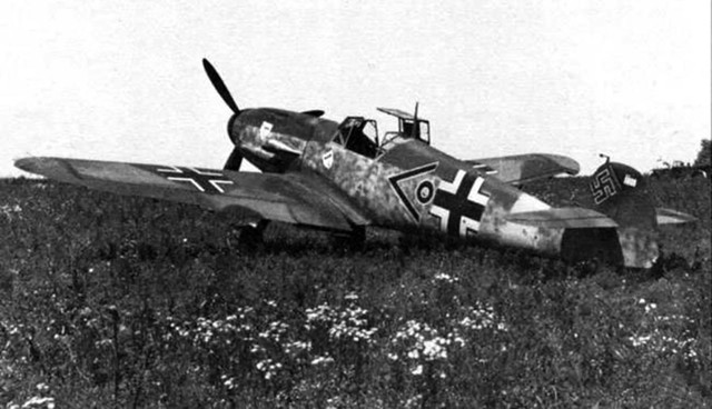 Messerschmitt-Bf-109F2-Stab-III.JG3-Heinrich-Graf-von-Einsiedel-Petsamo-Finland-July-1942-03