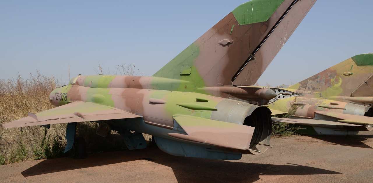 Screenshot_2020-03-29 MiG-21bis-SAU TZ-378 c n N75024829 ex Mali-AF Stored Bamako-Sénou, December 2014 