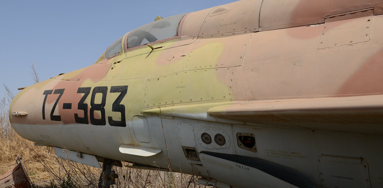 Screenshot_2020-03-29 MiG-21bis-SAU TZ-383 c n N75028748 ex Mali-AF Stored Bamako-Sénou, December 2014 