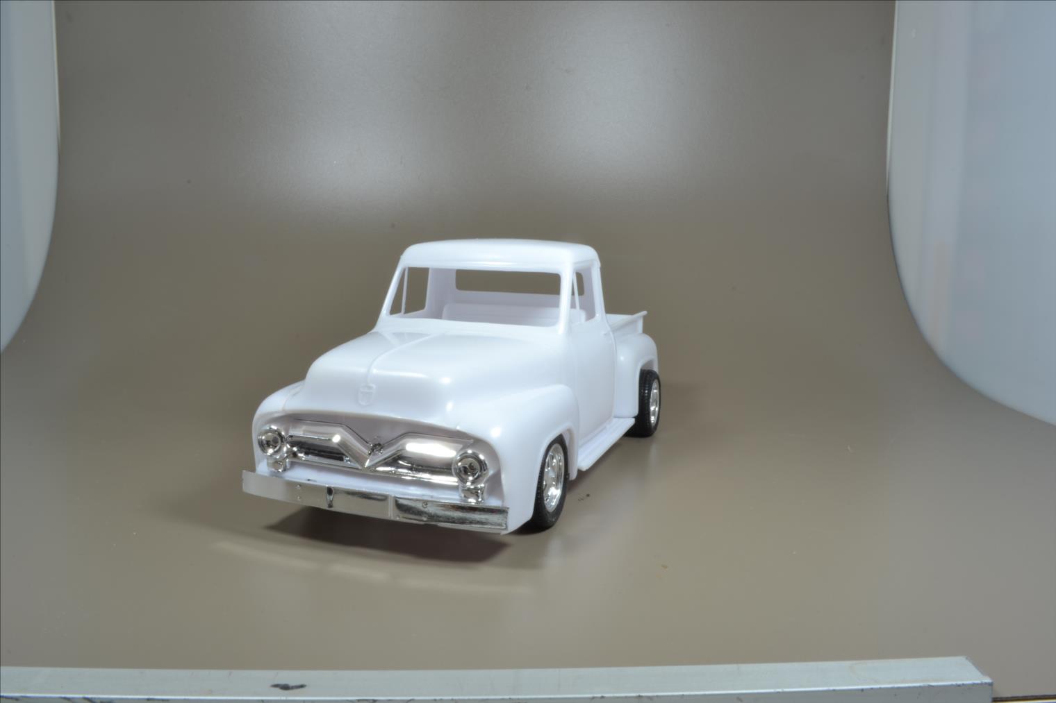 Jada Just Trucks 1:24 1956 Ford F-100 Die-cast Car