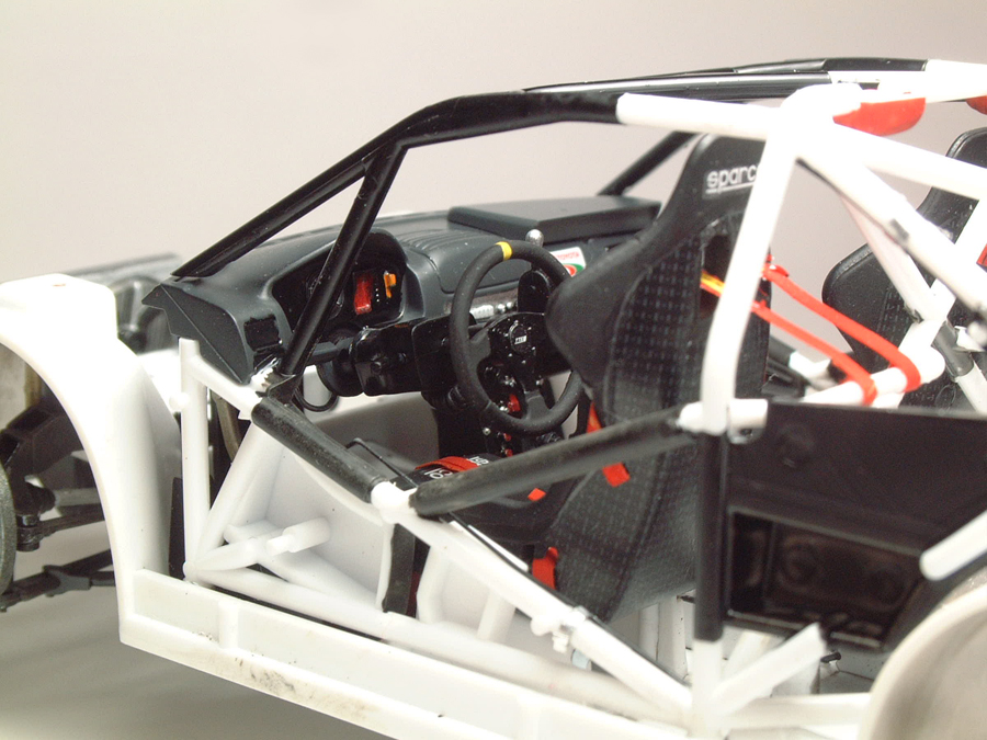 Toyota Corolla WRC - 1/24e [Tamiya] TUWwJb-corolla-interieur15