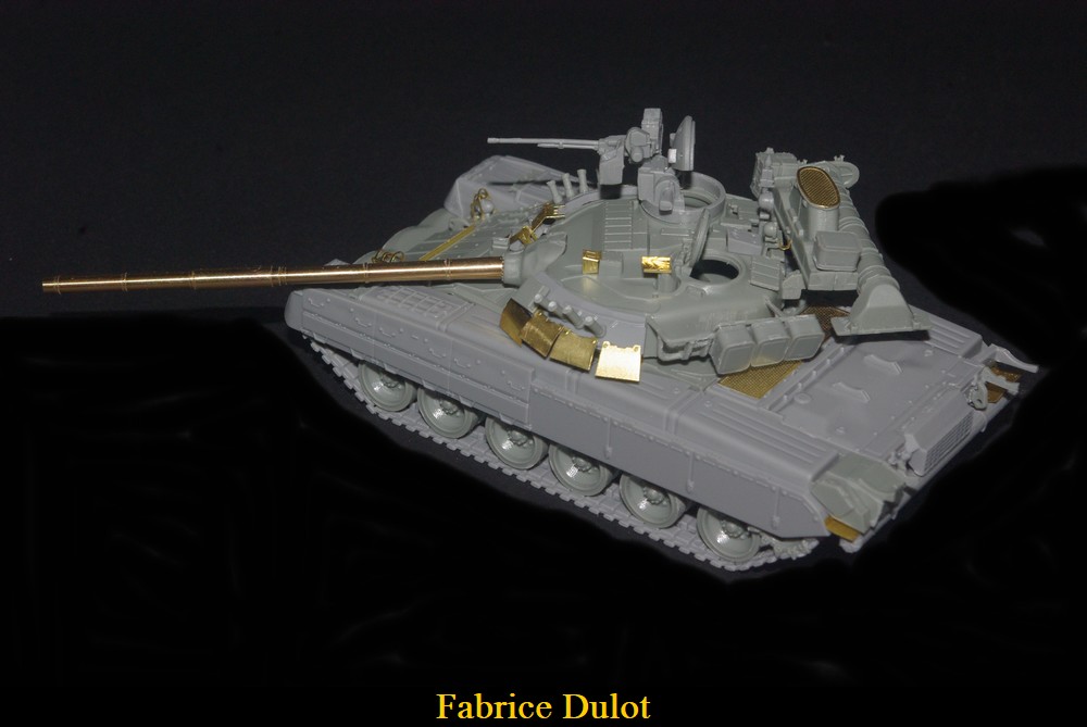 MODELCOLLECT 1/72 RUSSIAN ARMOR T-80B MAIN BATTLE TANK NIZHNY TAGIL T-80 AS72026 