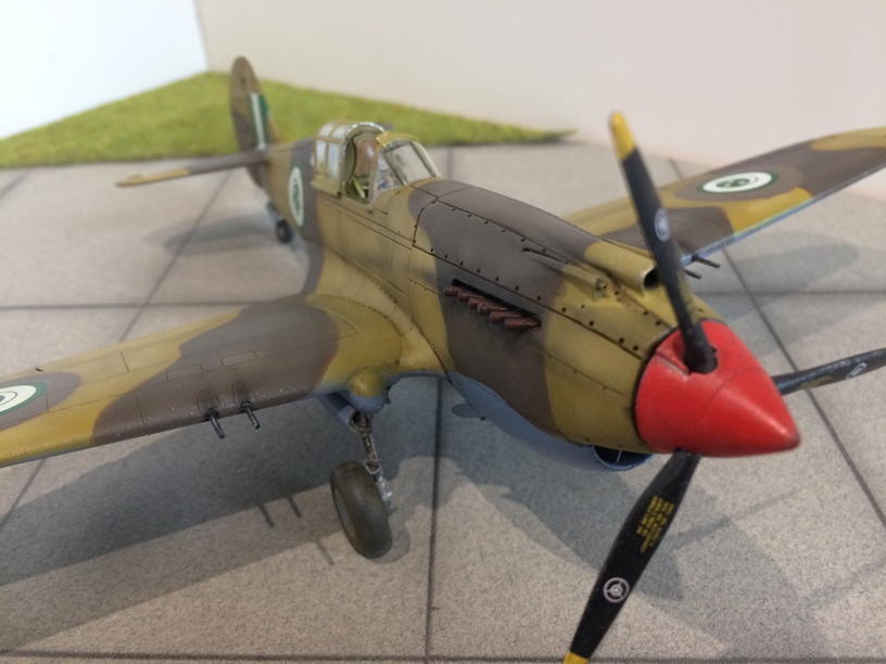 Curtiss P-40 Tomahawk  Airfix 1/48  (double montage)  20051106132621083316792009