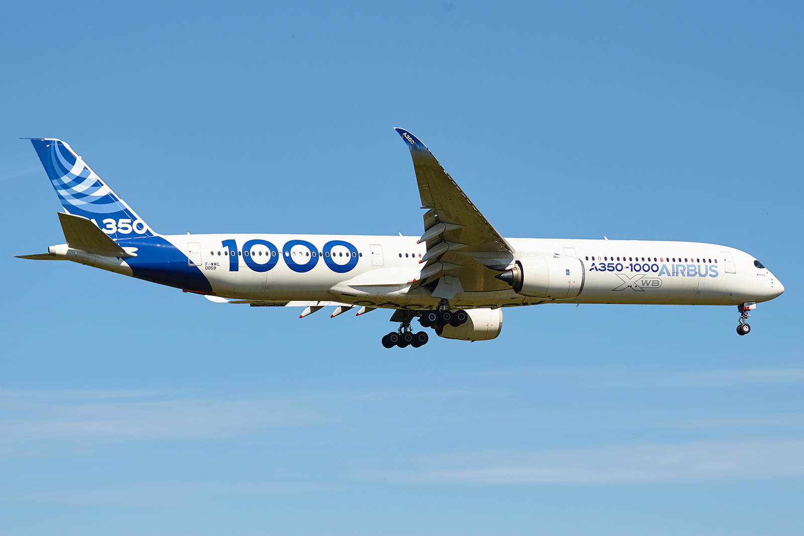 [18/05/2020] A350-1000 (F-WMIL) Airbus Industrie X0MAJb-GRX-1482